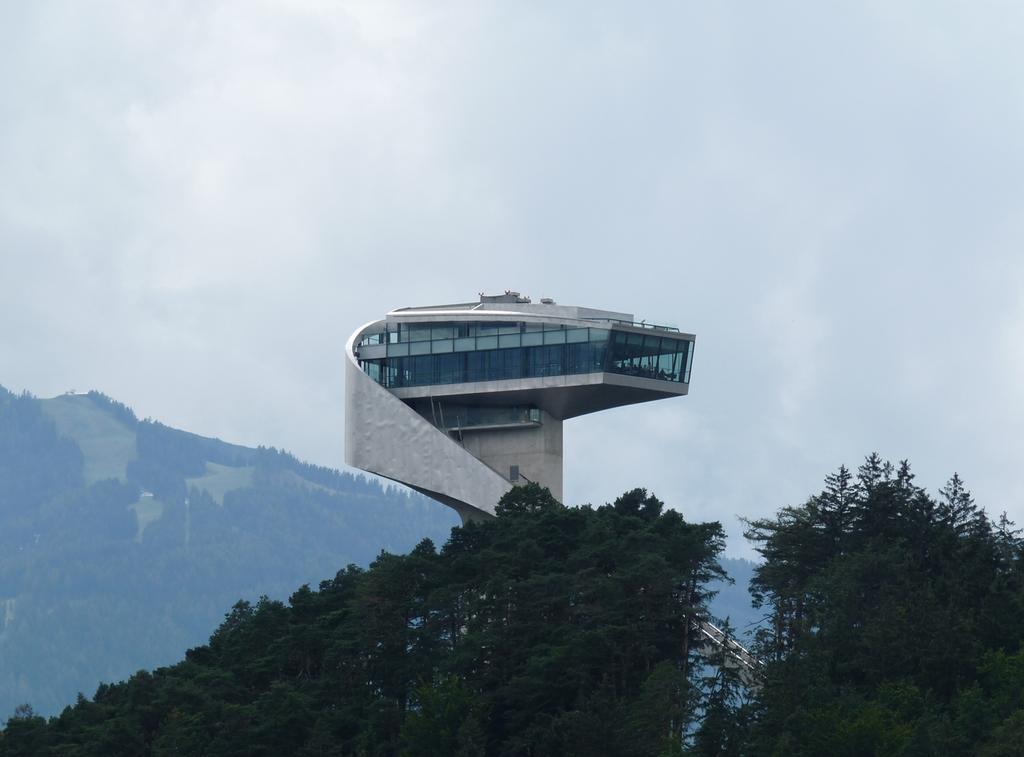 Riedz Apartments Innsbruck- Zentrales Apartmenthaus Mit Gruener Oase Dış mekan fotoğraf